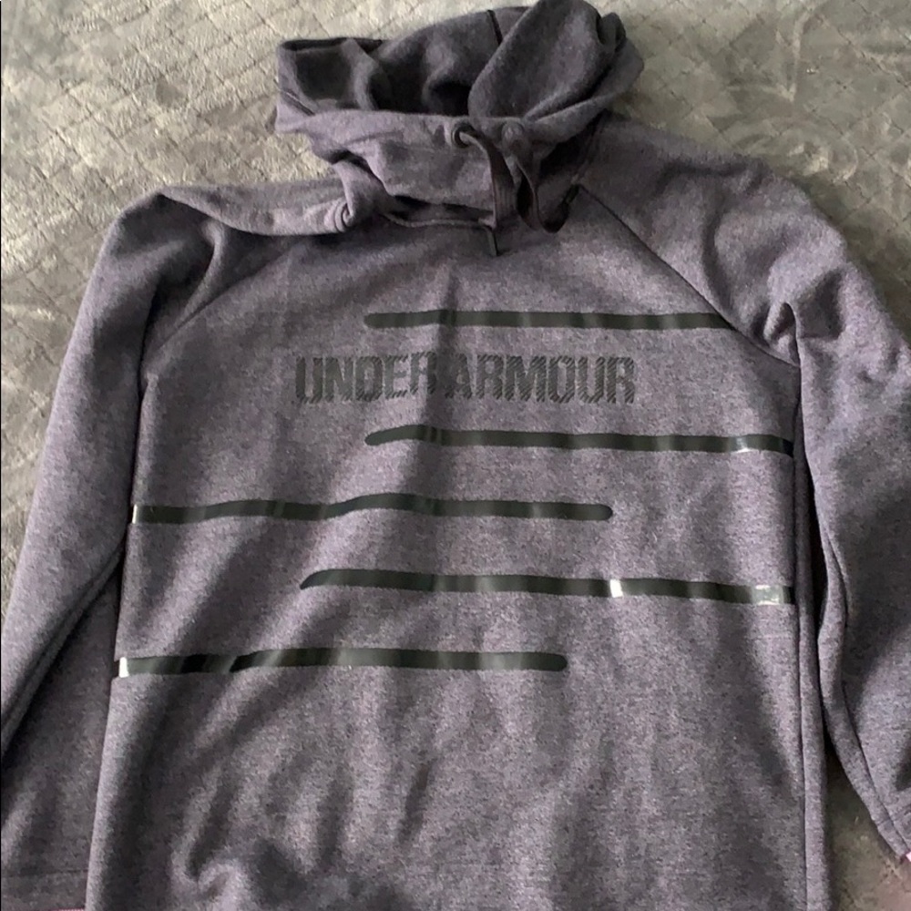 Under armour sweatshirt